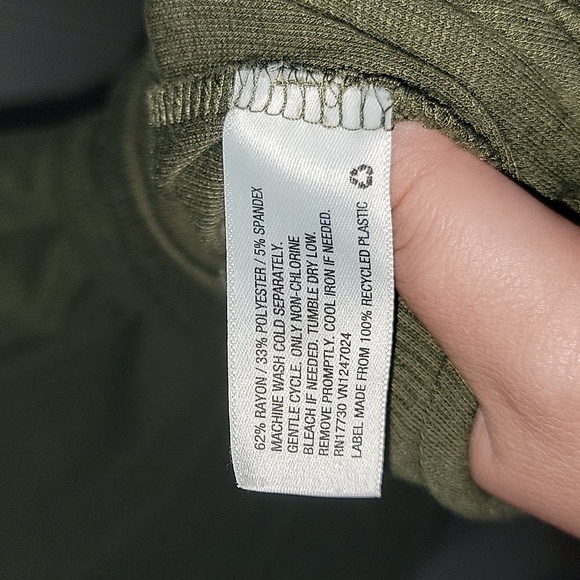 Ribbed Turtleneck Midi Dress - Picture 8 of 10